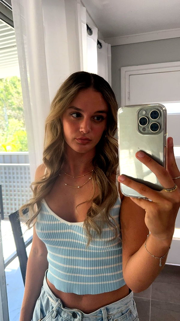 alyssasreynolds instagram image archive image