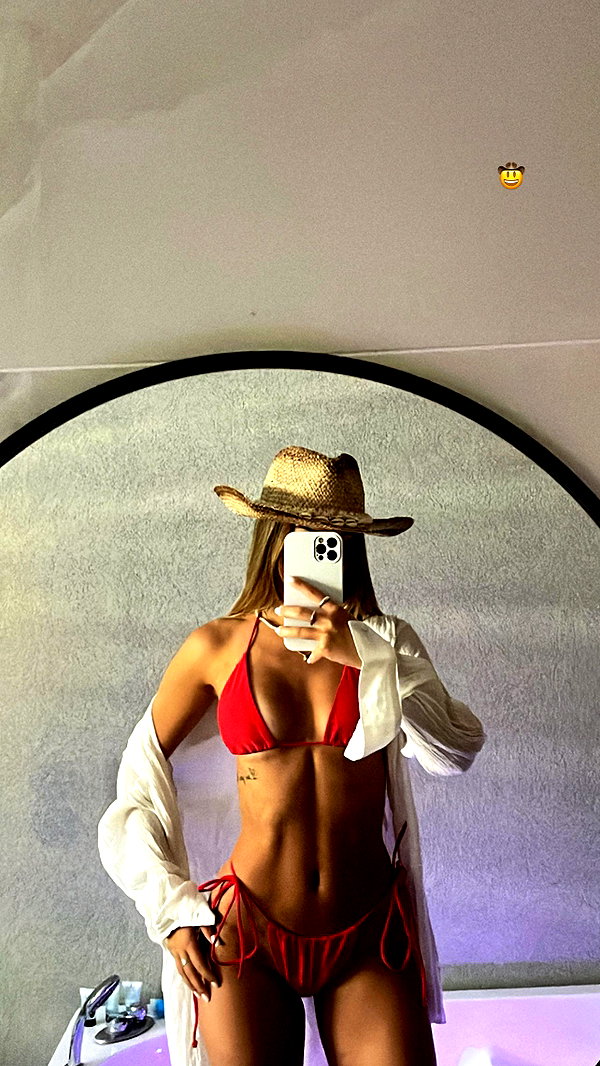 ambersela_ instagram image archive image