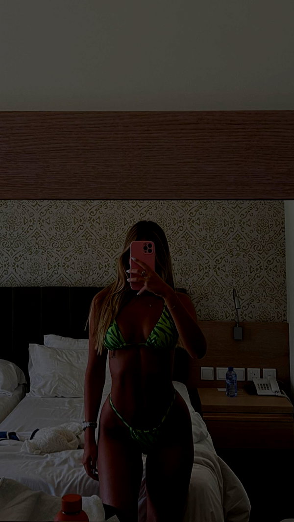 ambersela_ instagram image archive image