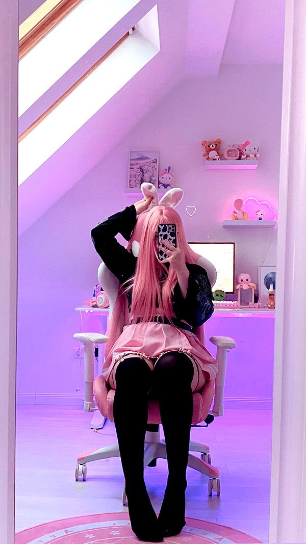 andasrose instagram image archive image