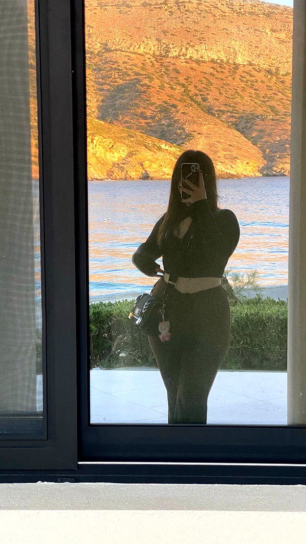 andasrose instagram image archive image