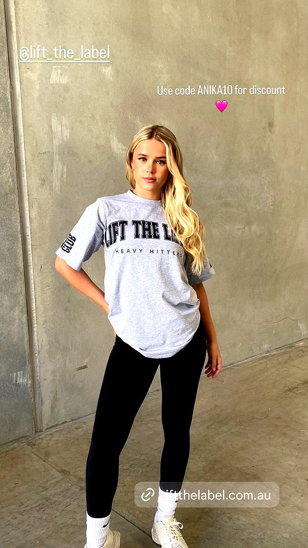 anika.wicks instagram image archive image