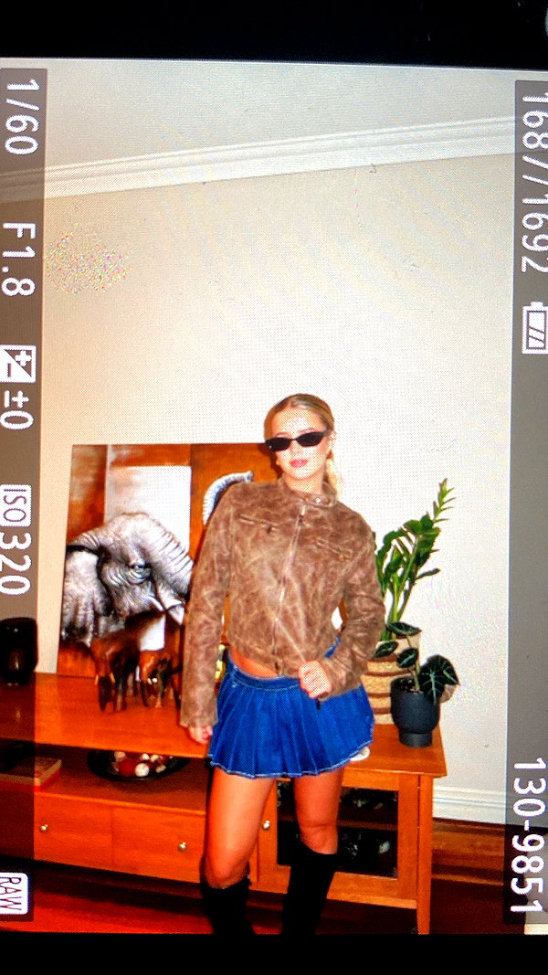 anika.wicks instagram image archive image