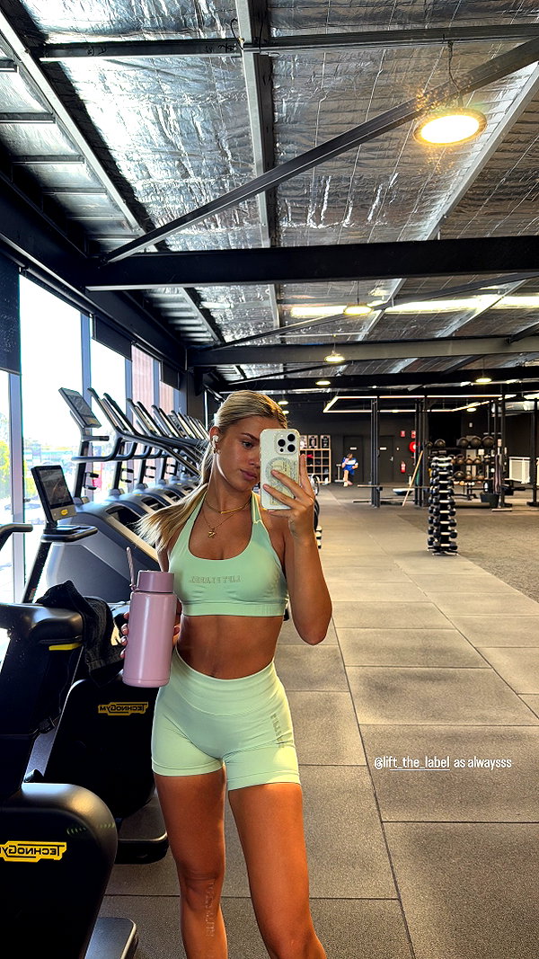 anika.wicks instagram image archive image