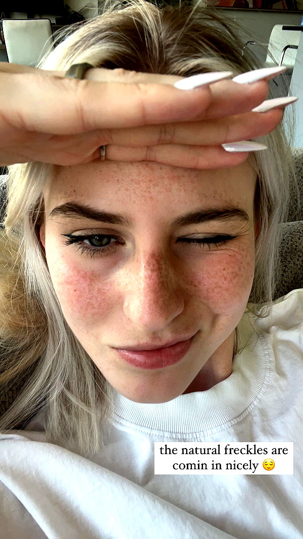 annabel.lucinda instagram image archive image