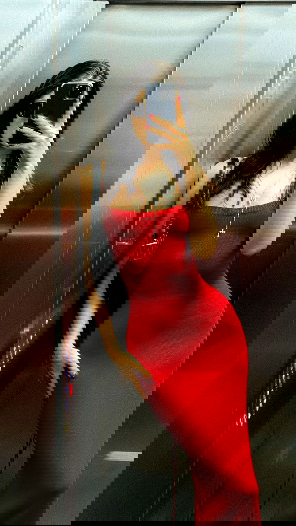 ayguldavlletova image ~ Altpins