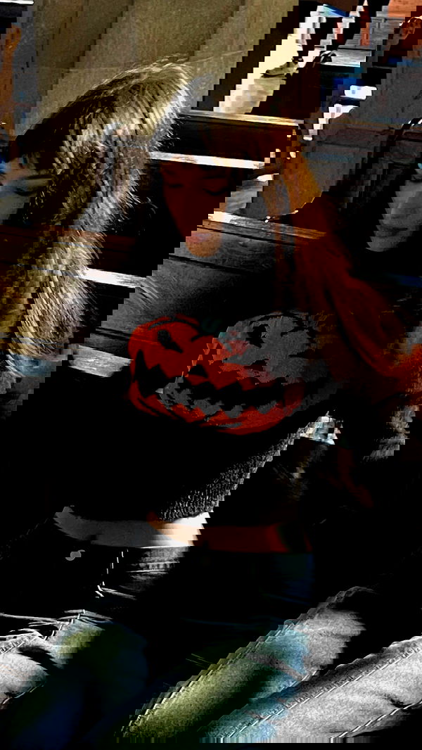 ayguldavlletova image ~ Altpins