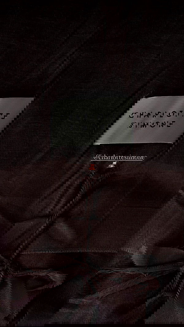 ayguldavlletova image ~ Altpins