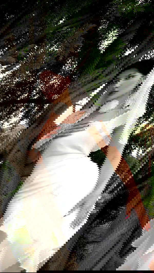 ayguldavlletova image ~ Altpins