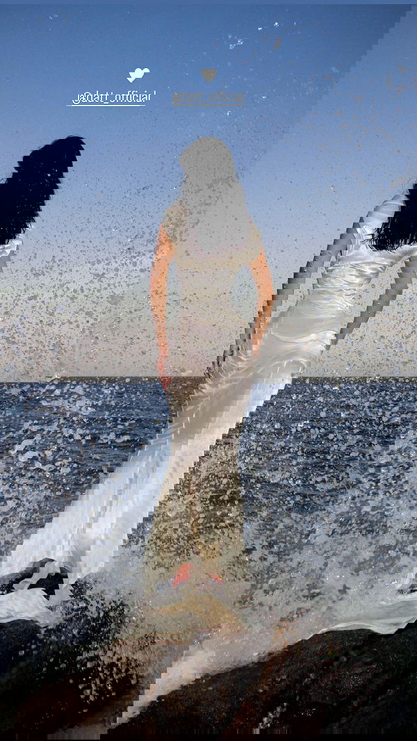 ayguldavlletova image ~ Altpins