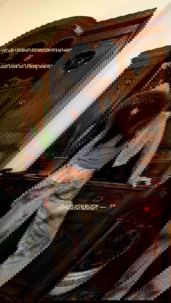 ayguldavlletova image ~ Altpins