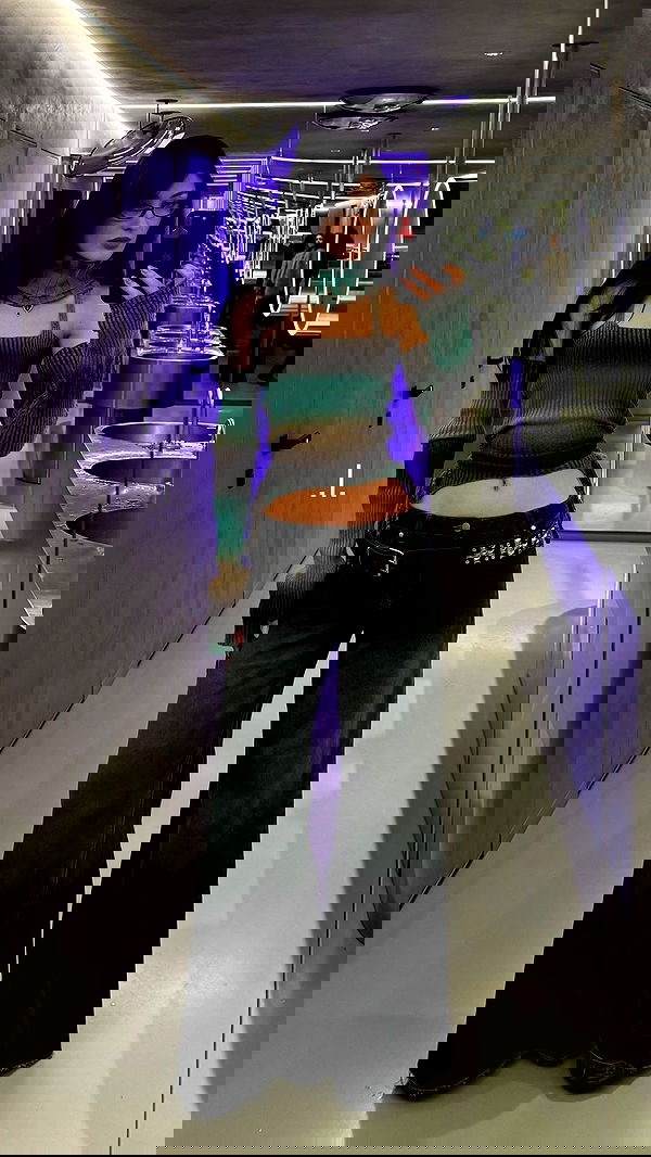 ayguldavlletova image ~ Altpins