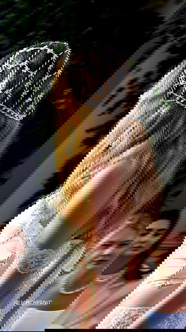 ayguldavlletova image ~ Altpins