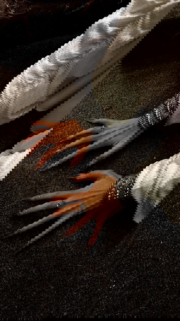 ayguldavlletova image ~ Altpins