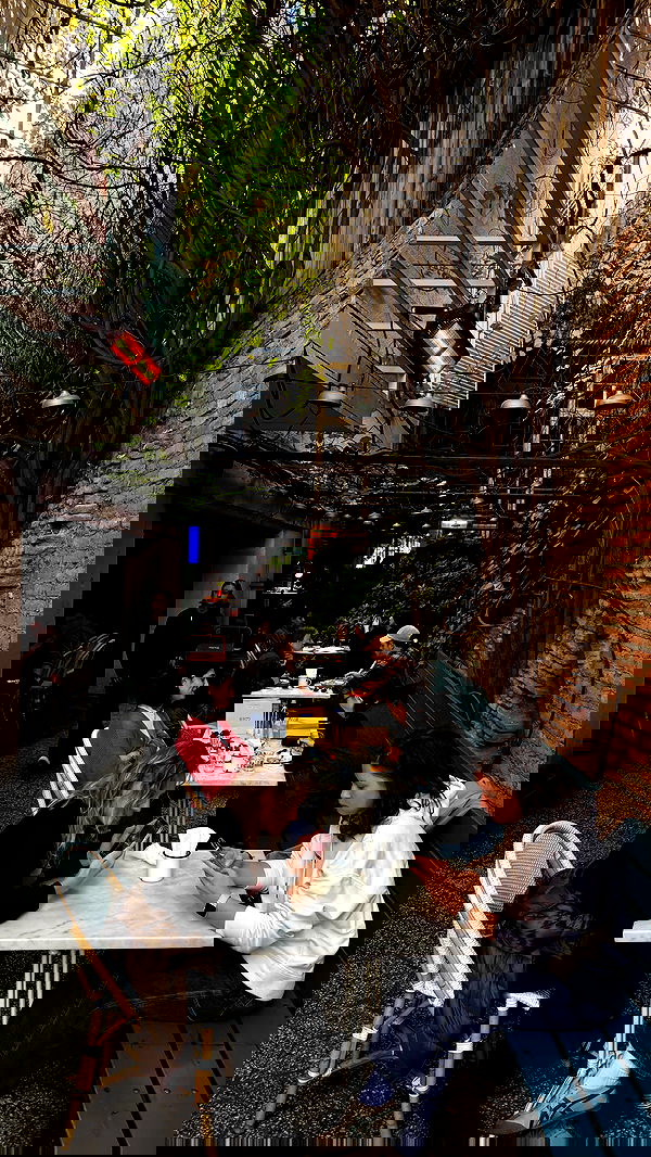 ayguldavlletova image ~ Altpins