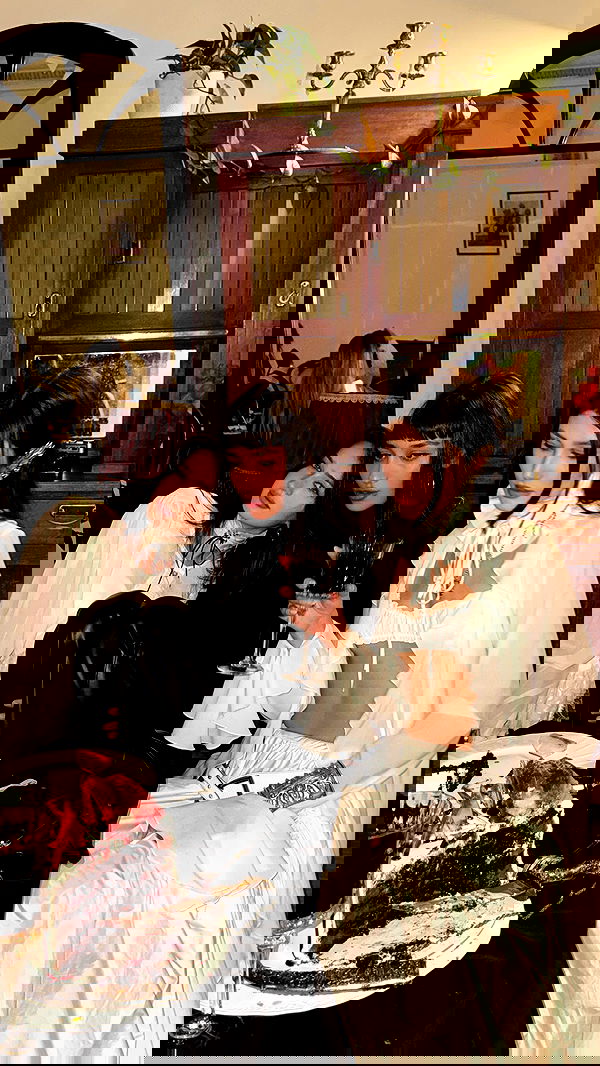 ayguldavlletova image ~ Altpins