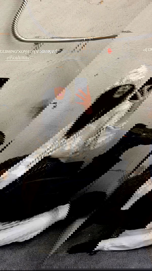 ayguldavlletova image ~ Altpins