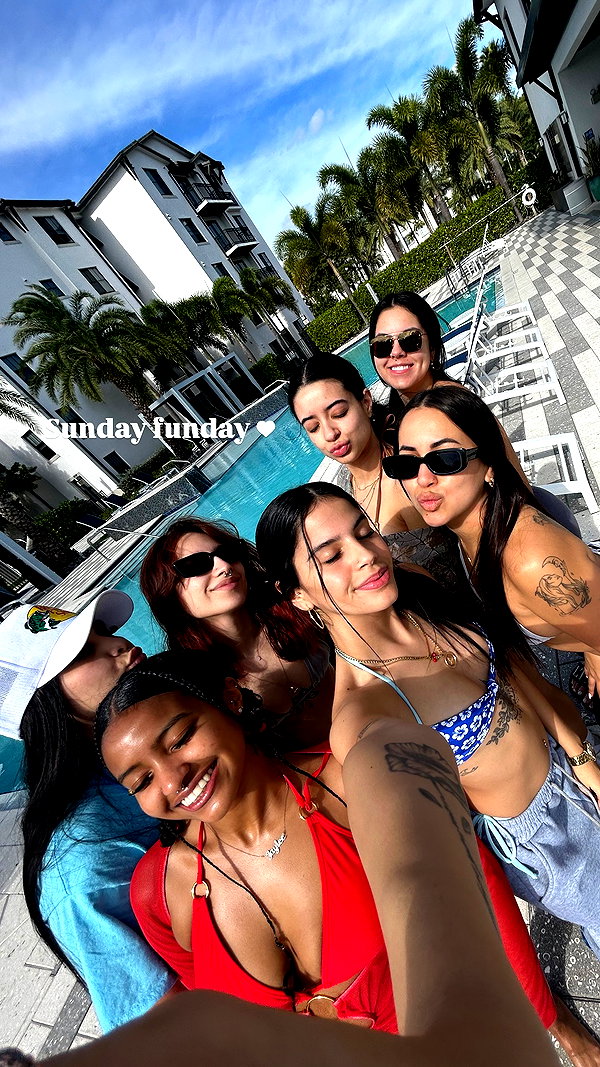 barbararamirezz_ instagram image archive image