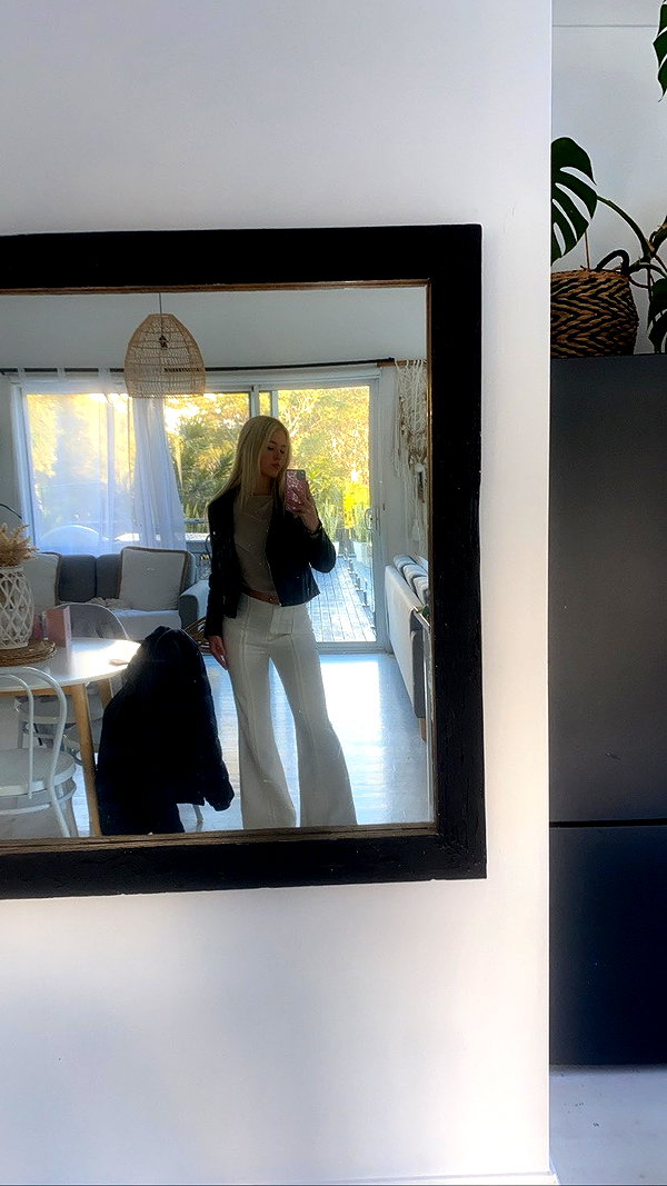 bella.mccafferty instagram image archive image