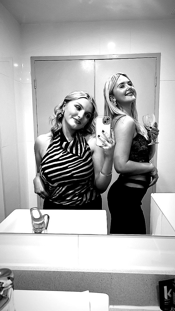 bella.mccafferty instagram image archive image