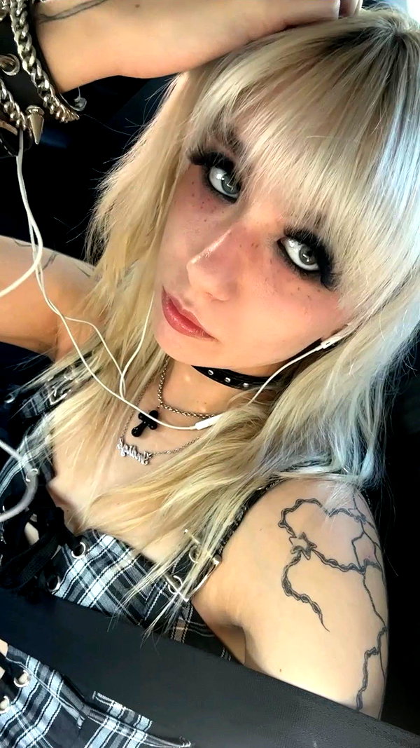boxdyeblonde instagram image archive image