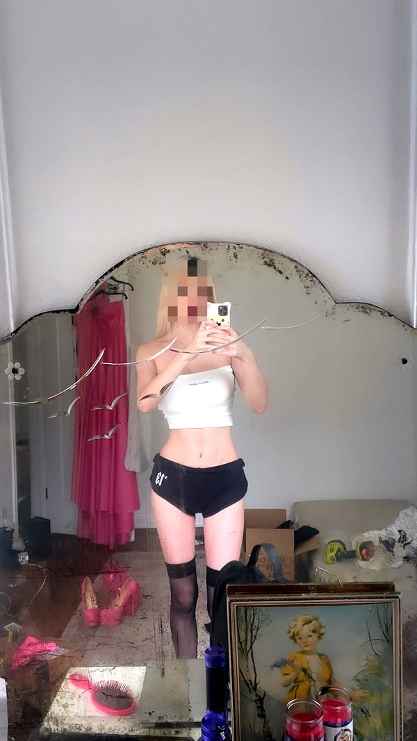 ch111oe instagram image archive image