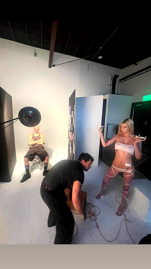 ch111oe instagram image archive image
