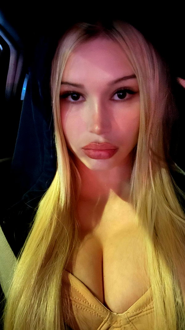 ch111oe instagram image archive image
