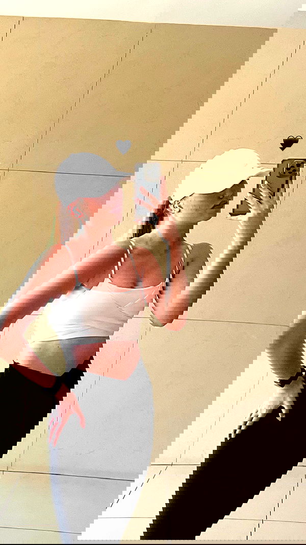 dana_ratushany image ~ Altpins