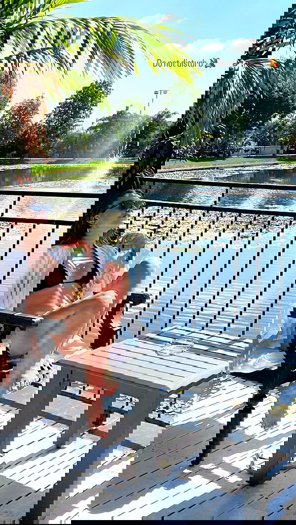 dana_ratushany image ~ Altpins