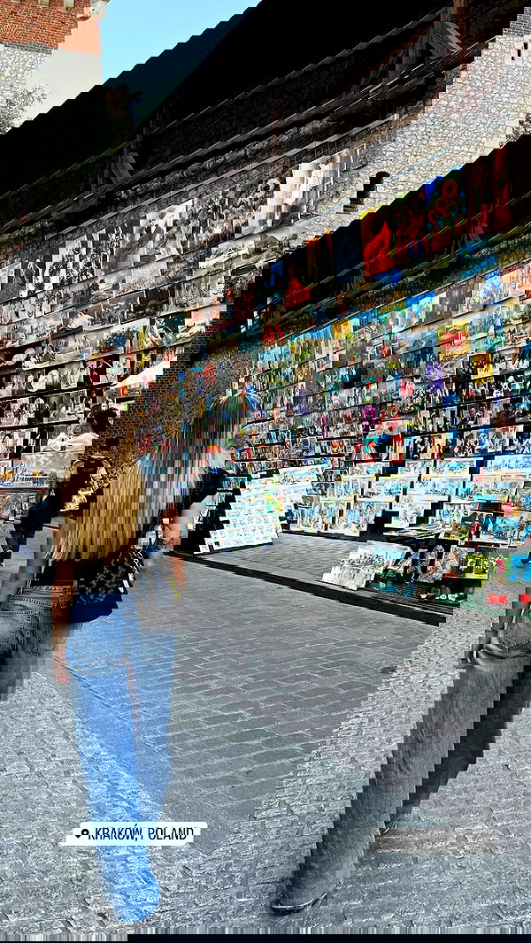 dana_ratushany image ~ Altpins