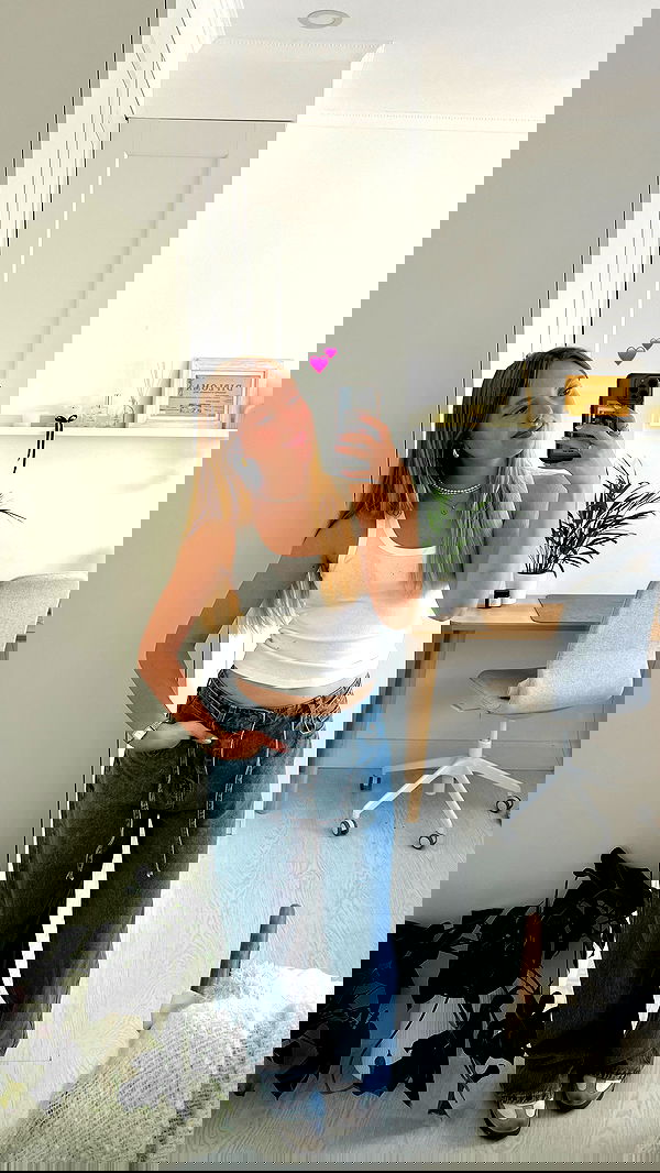 dana_ratushany image ~ Altpins