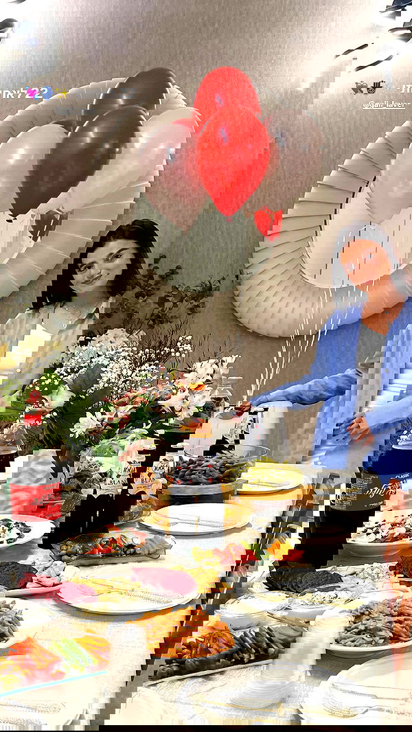 dana_ratushany image ~ Altpins