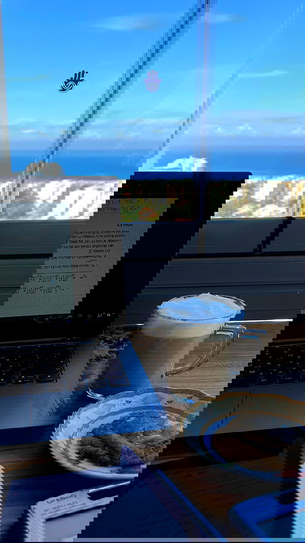 dana_ratushany image ~ Altpins