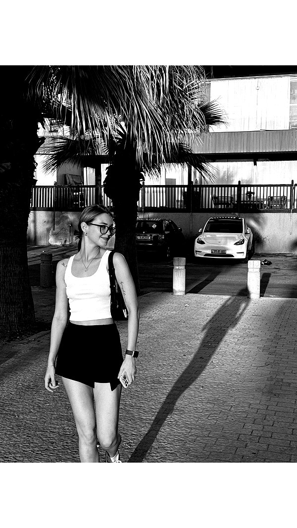 daria.lesin instagram image archive image