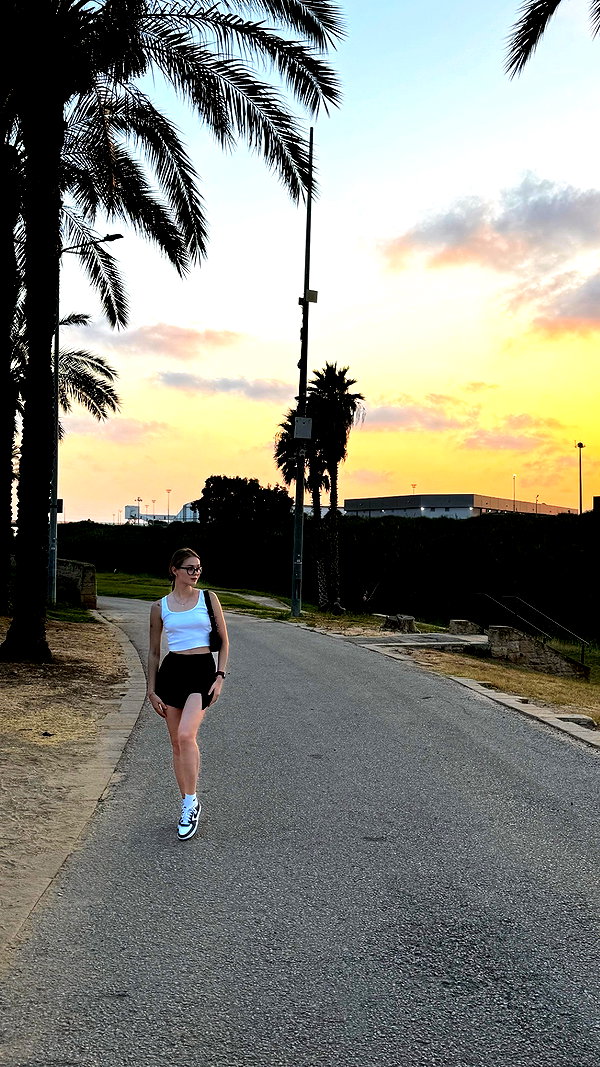 daria.lesin instagram image archive image