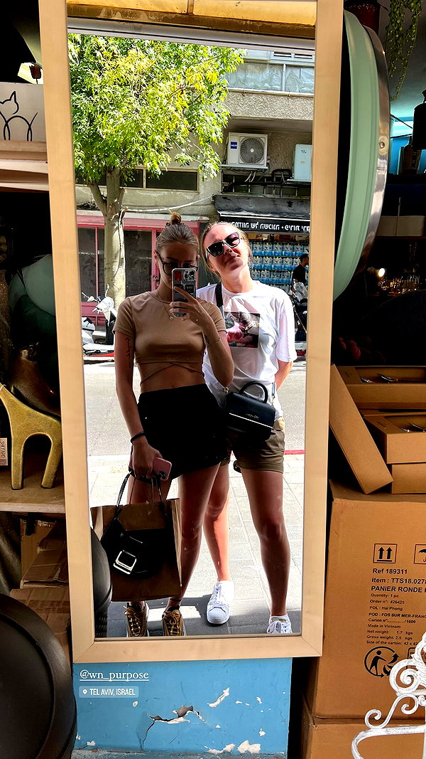 daria.lesin instagram image archive image