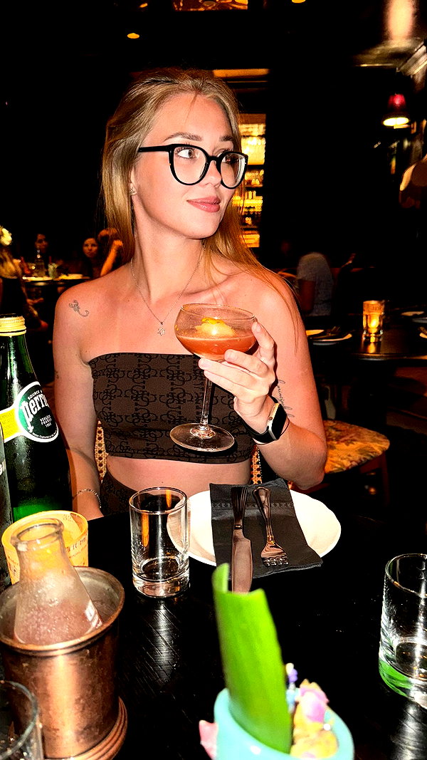 daria.lesin instagram image archive image