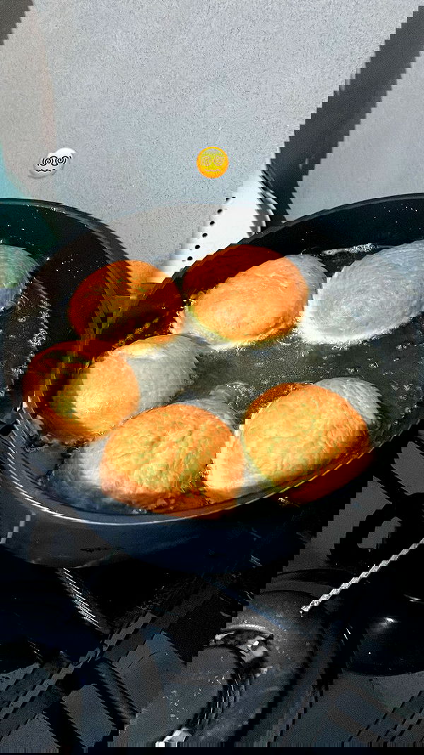 elianachetrit image ~ Altpins