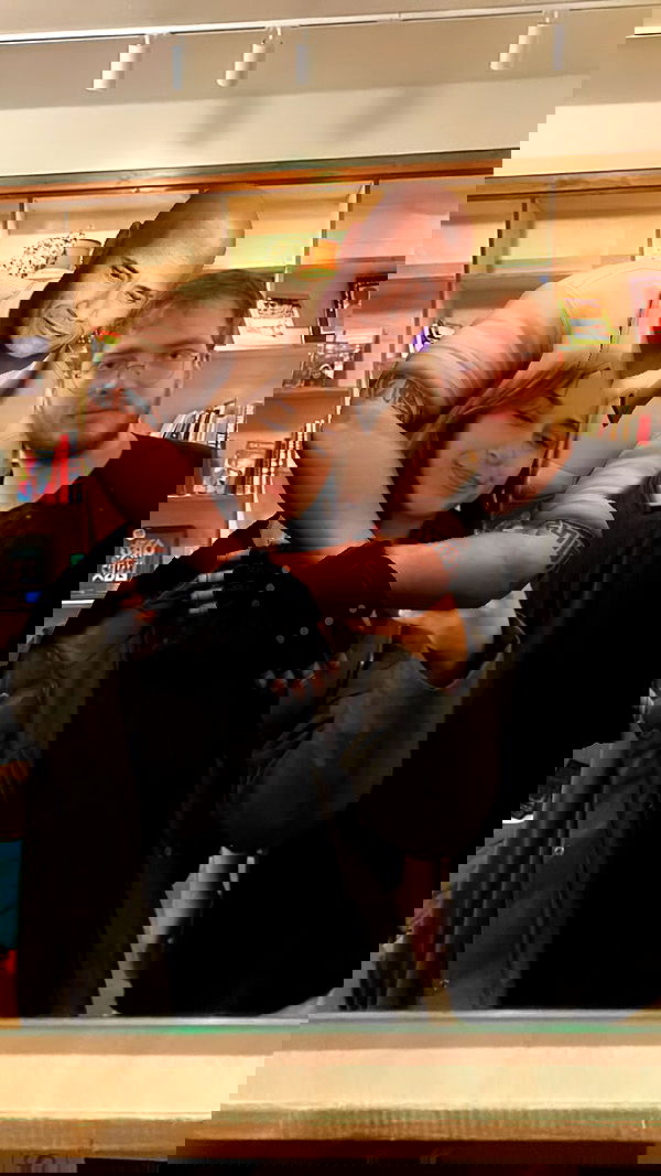 elianachetrit image ~ Altpins