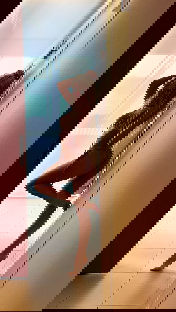 emxllouise2 image ~ Altpins