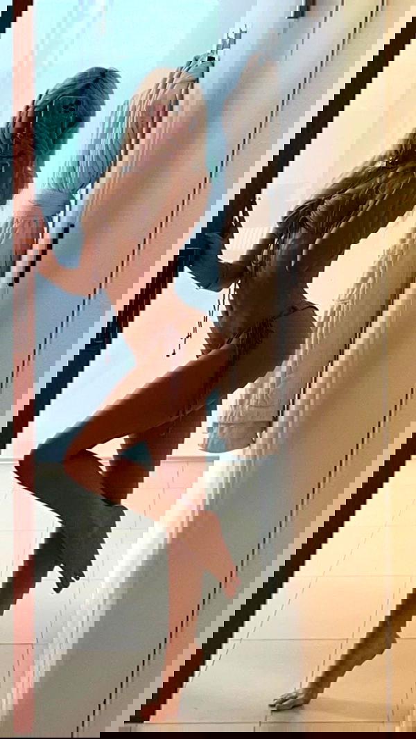 emxllouise2 image ~ Altpins