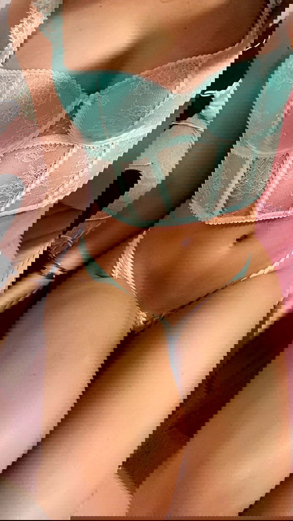 emxllouise2 image ~ Altpins