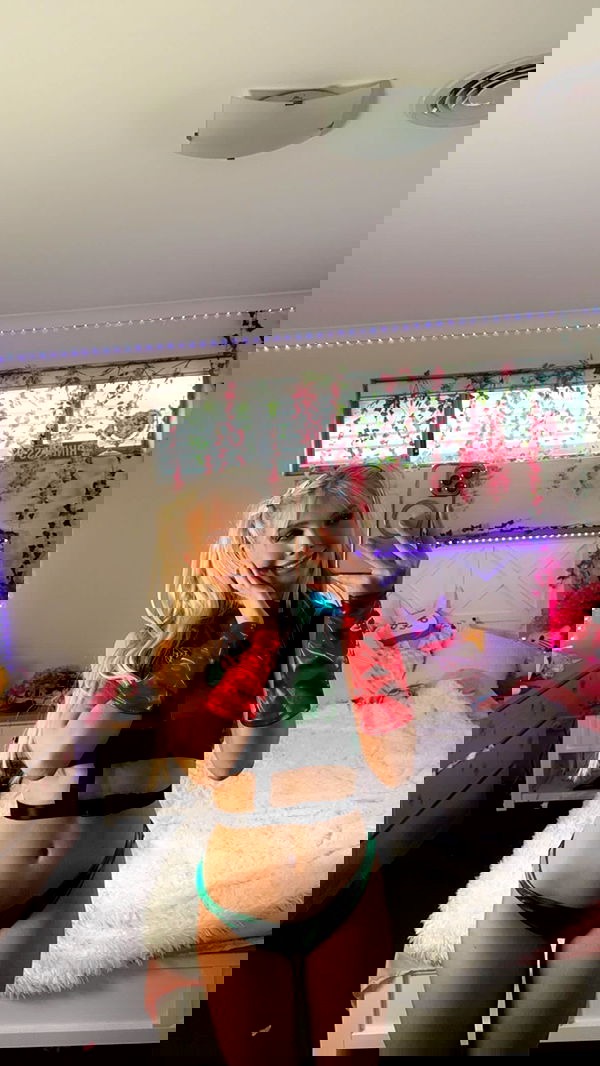 emxllouise2 image ~ Altpins