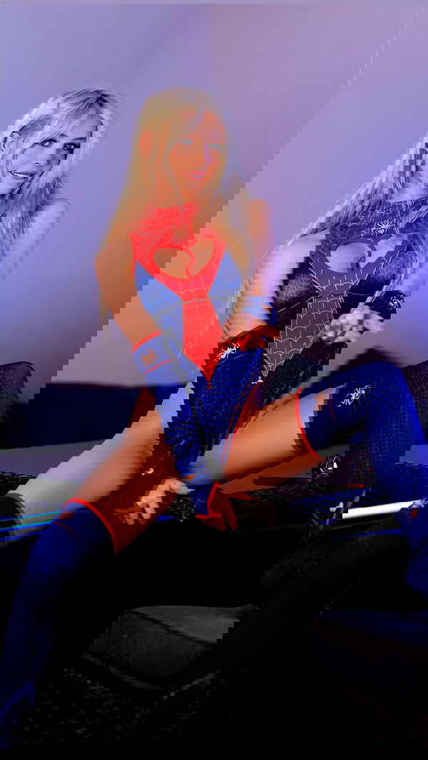 emxllouise2 image ~ Altpins