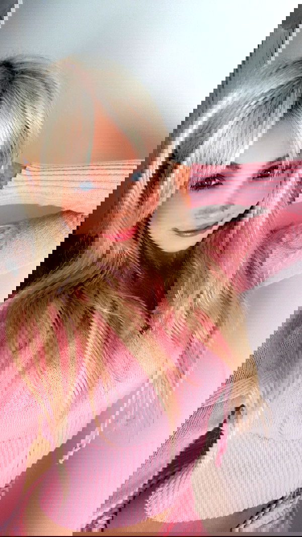 emxllouise2 image ~ Altpins