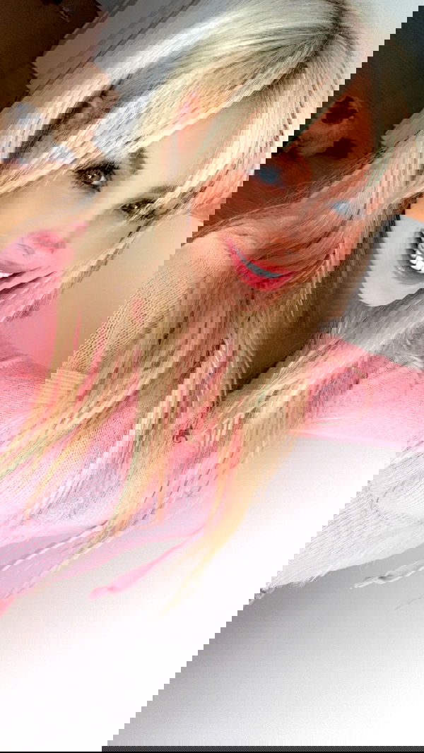 emxllouise2 image ~ Altpins