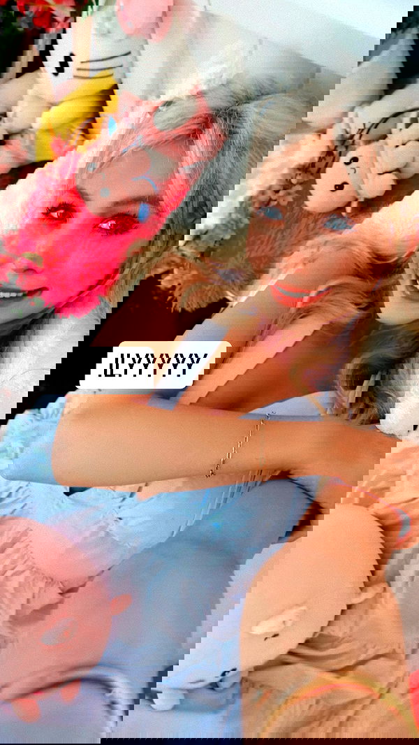 emxllouise2 image ~ Altpins