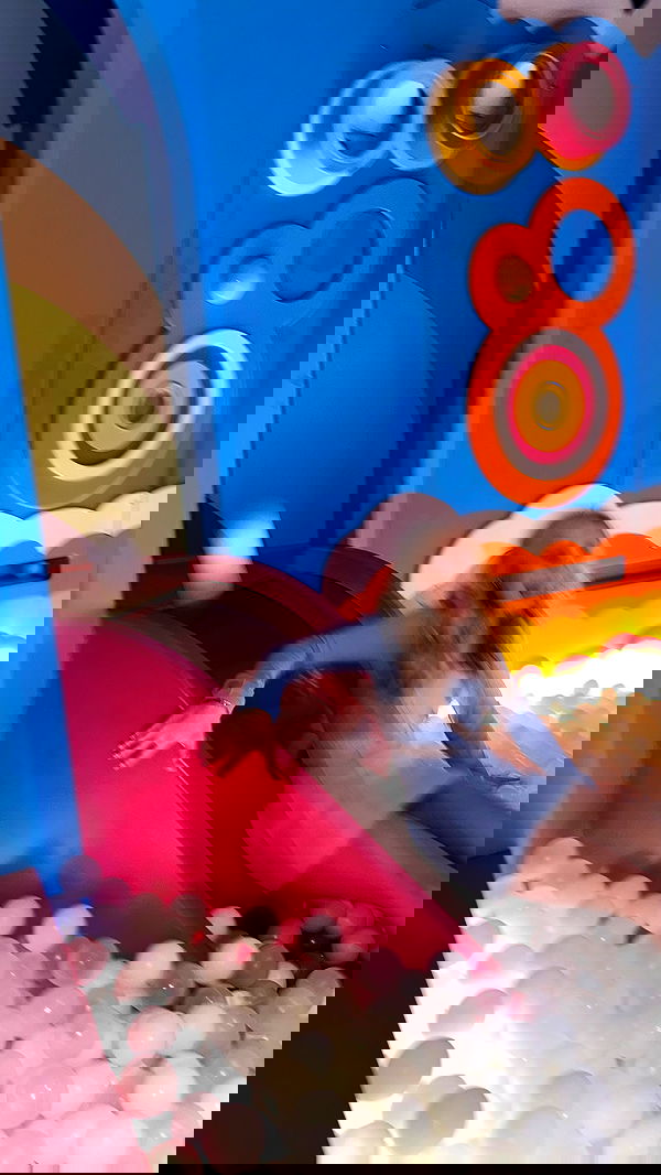 emxllouise2 image ~ Altpins