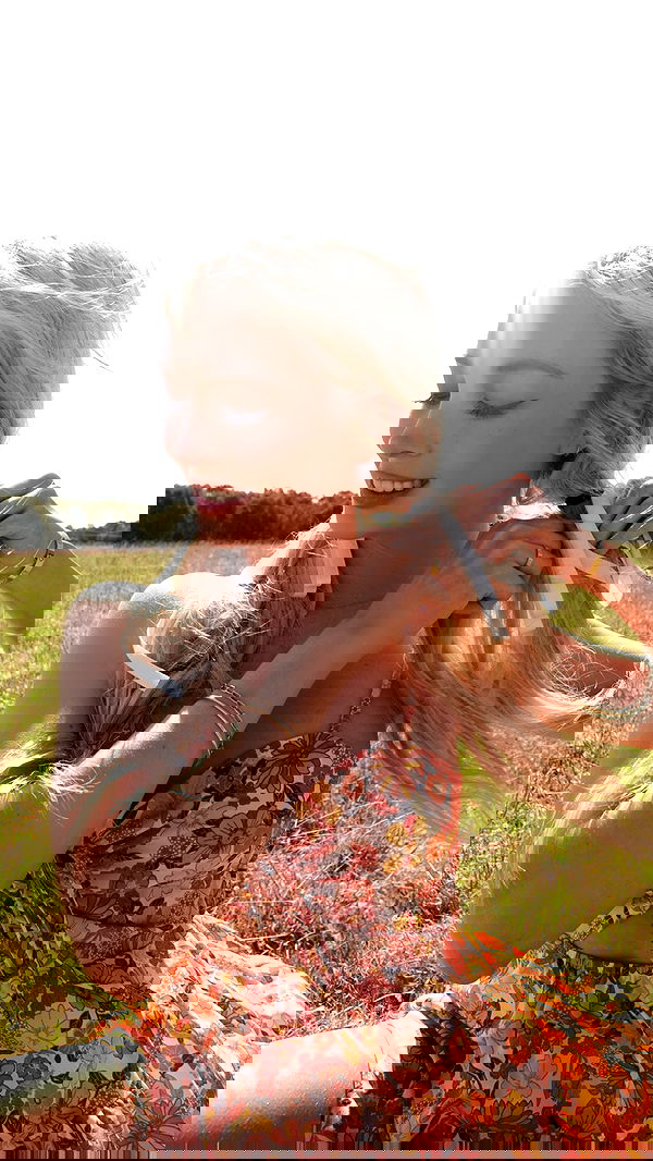 emxllouise2 image ~ Altpins